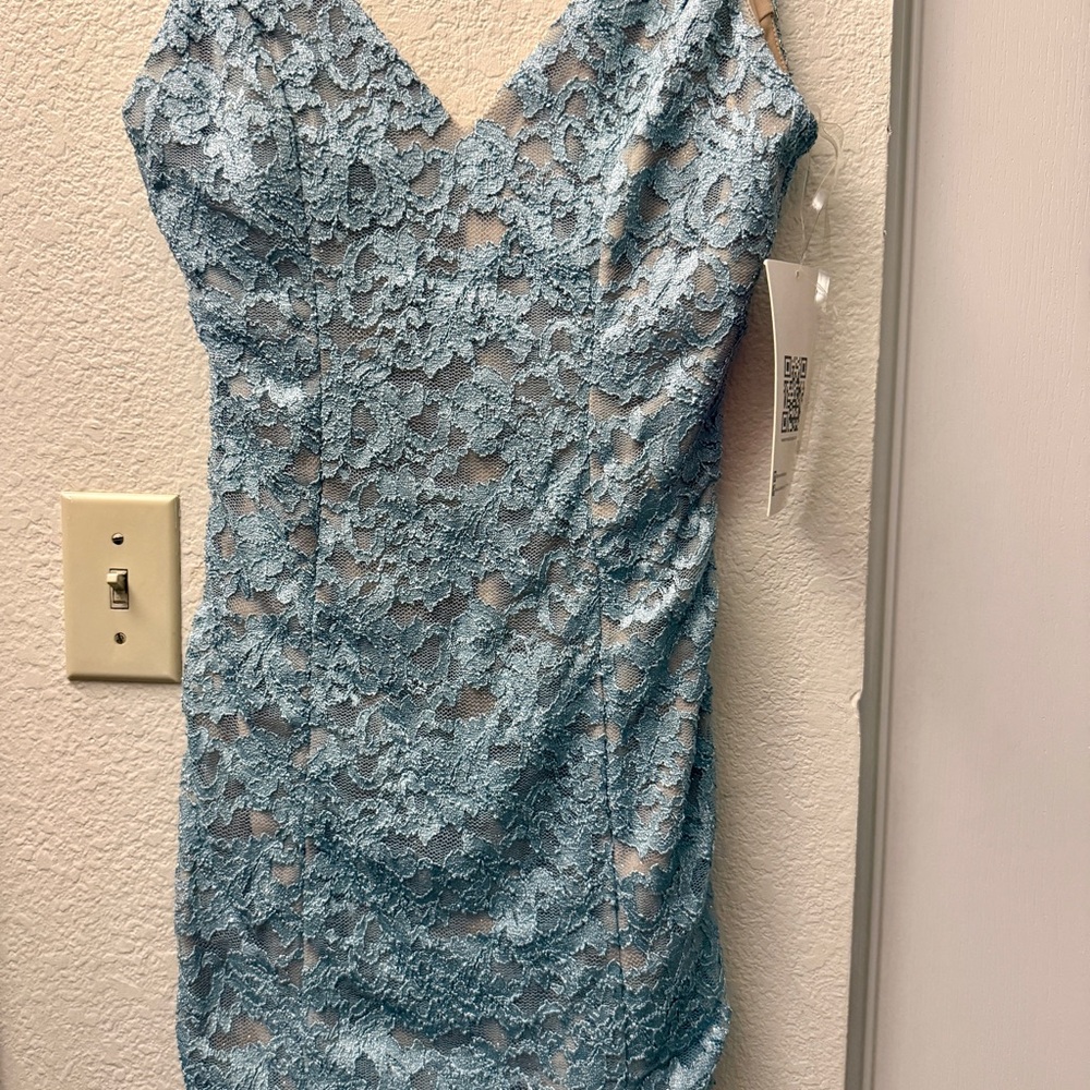 Chic Floral Lace Mini Dress in Sky Blue